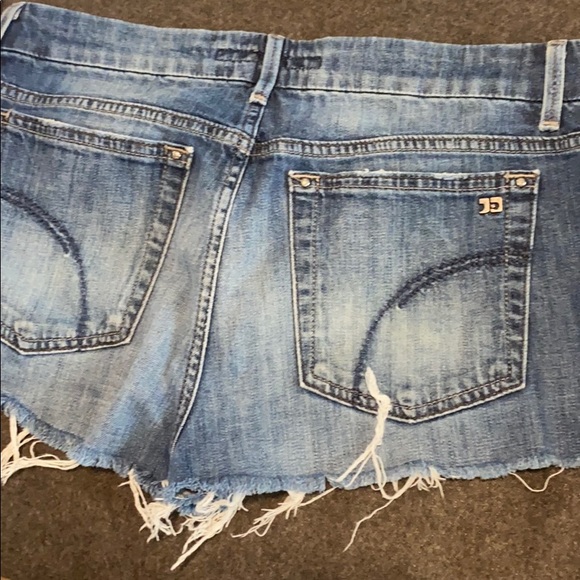Joes Jean Shorts And J Crew Tee - Picture 2 of 6